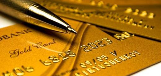 Hvordan er et gullkredittkort forskjellig fra et vanlig?